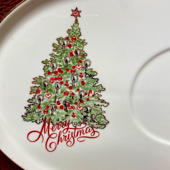 Star Tree Scallop
by GRACE'S TEA-WARE Snack Plate & Cup Set - Picture 8 of 8